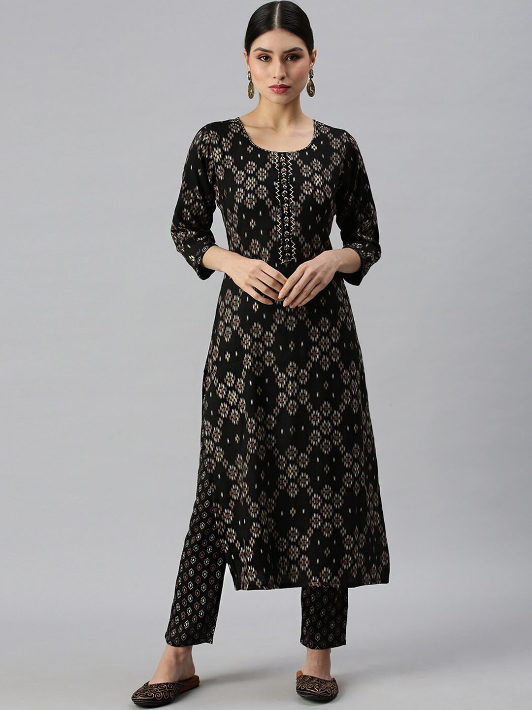 

SHOWOFF Women Black Printed Thread Work Kurta with Trousers