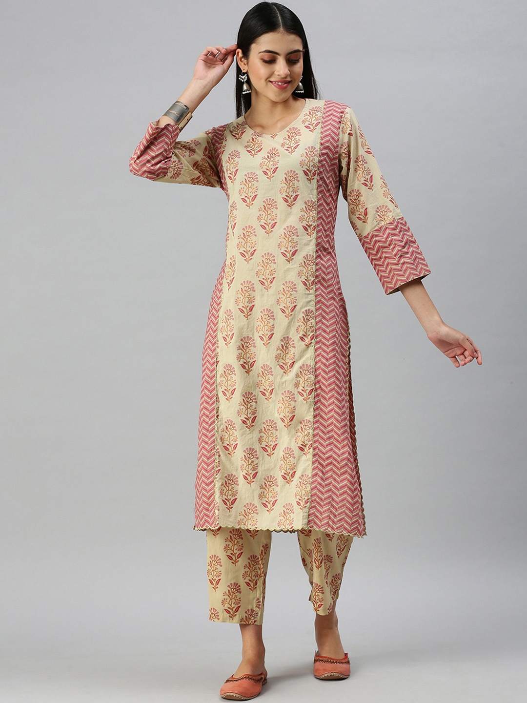 

SHOWOFF Women Beige Ethnic Motifs Printed Kurta with Trousers