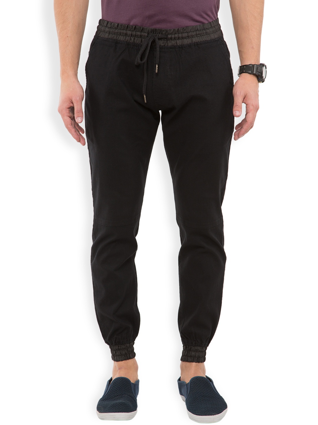 

LOCOMOTIVE Men Black Solid Slim Fit Joggers