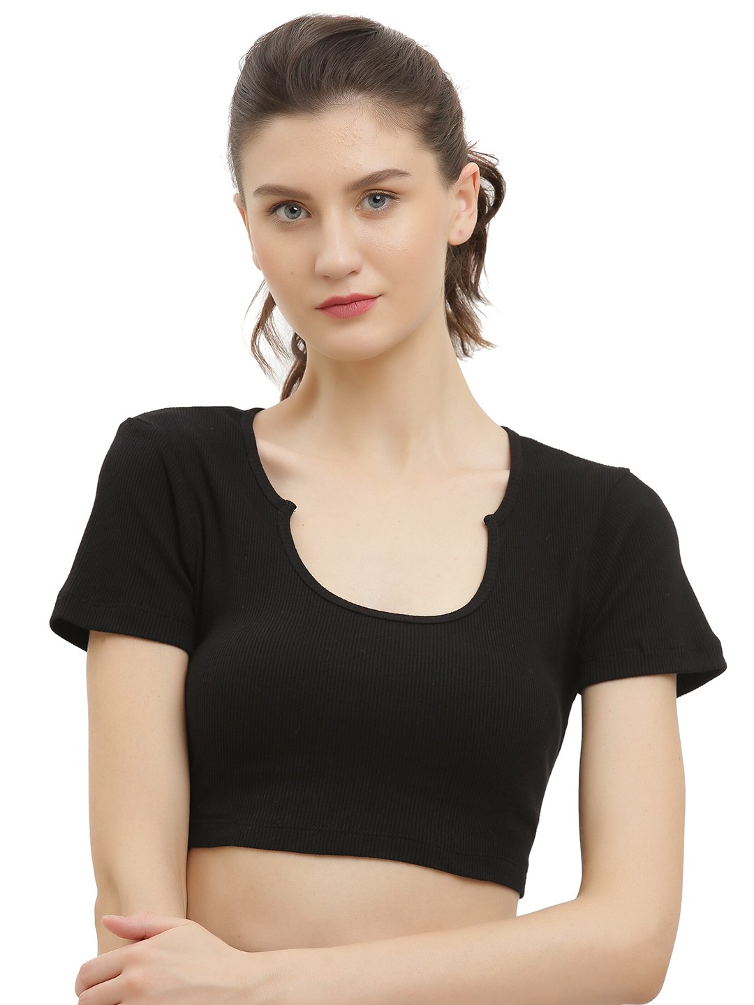 

EVERDION Black Crop Top