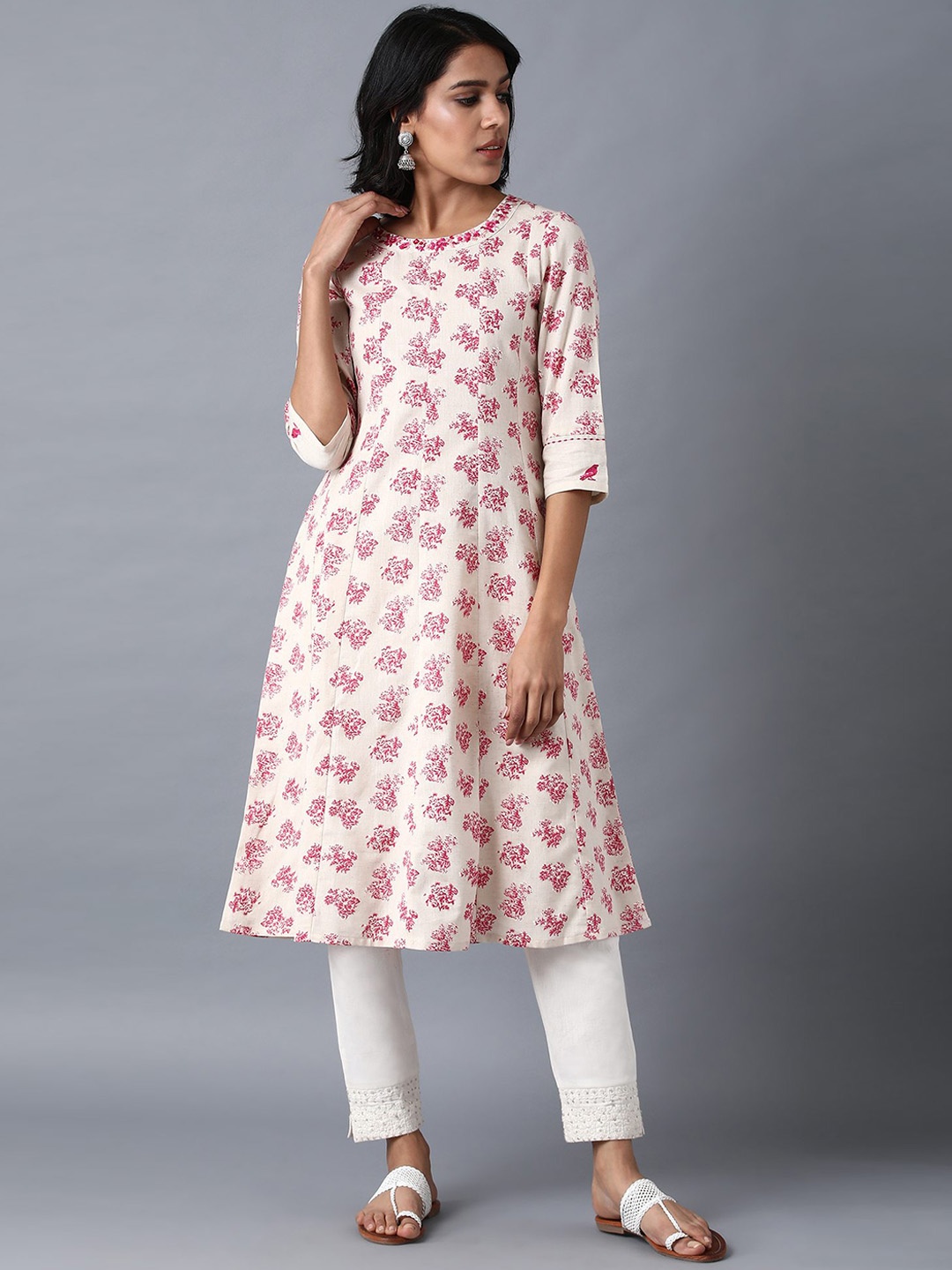 

W Women White & Pink Floral Printed Kurta