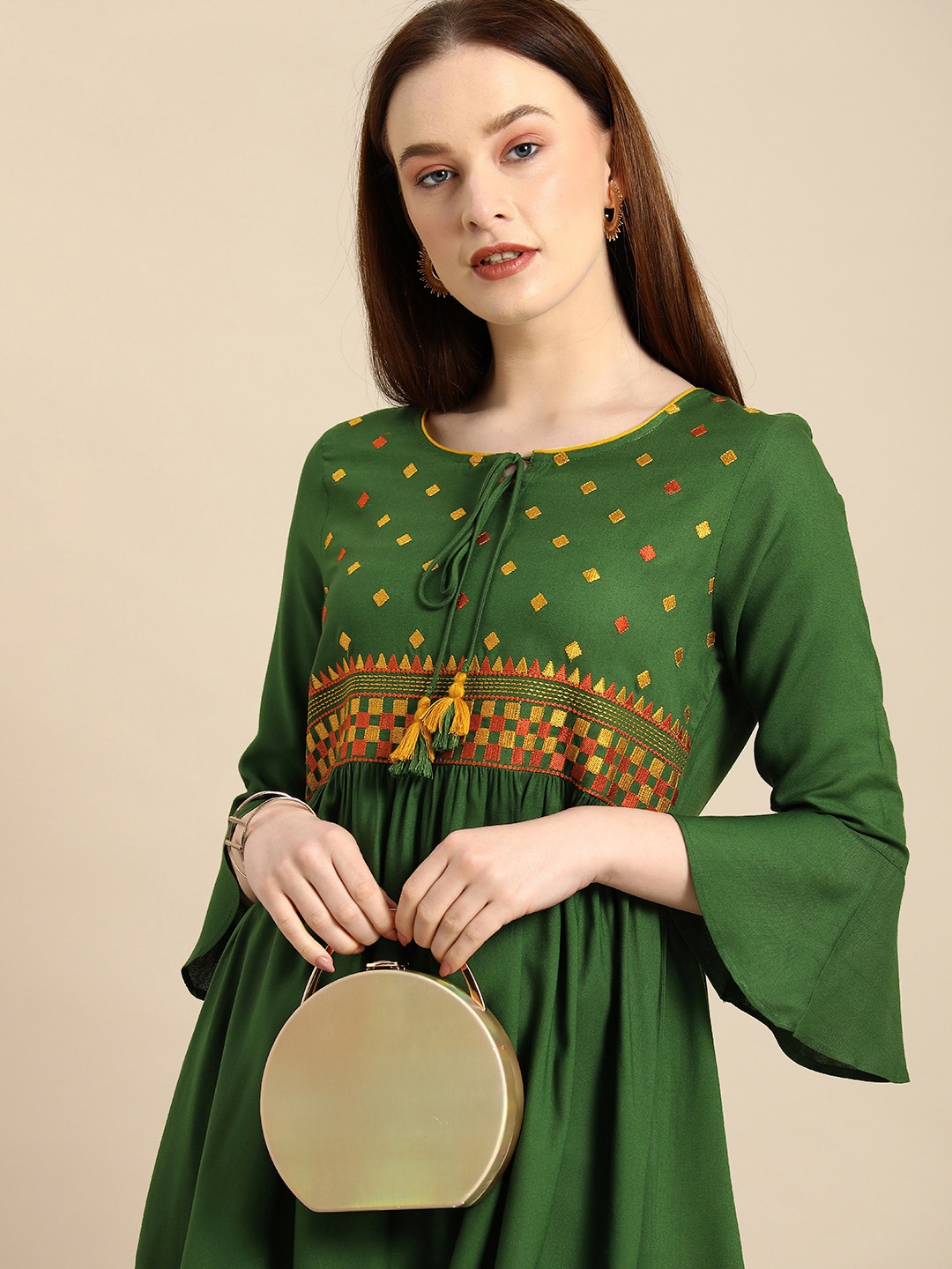 

all about you Women Green Geometric Yoke Design Bell Sleeves Thread Work Anarkali Kurta