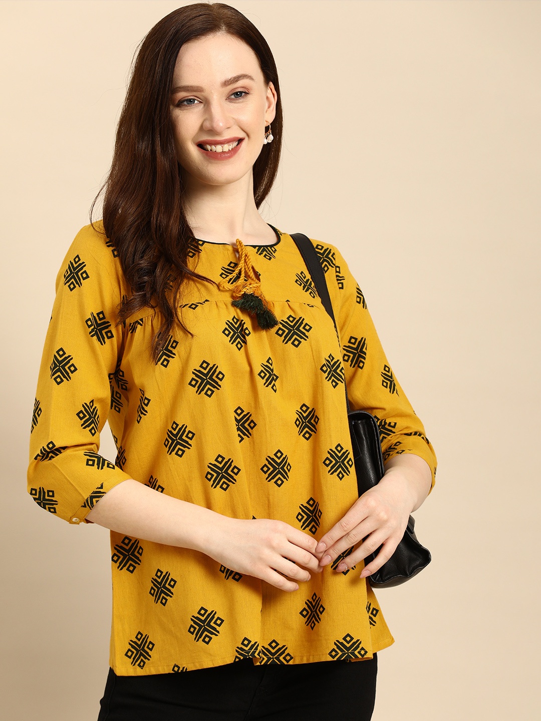 

all about you Women Yellow & Black Printed Kurti