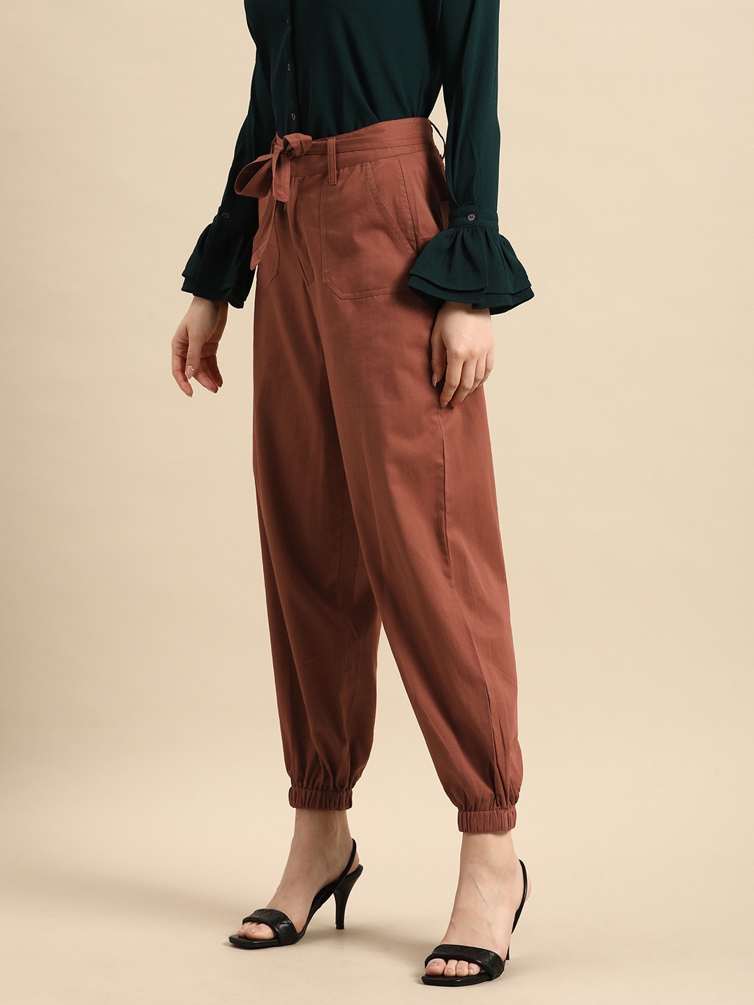 

all about you Women Brown Solid Mid Rise Casual Joggers Trousers