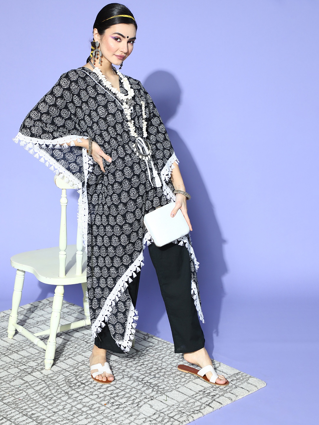 

mokshi Stylish Black Cotton Kaftan Kurta