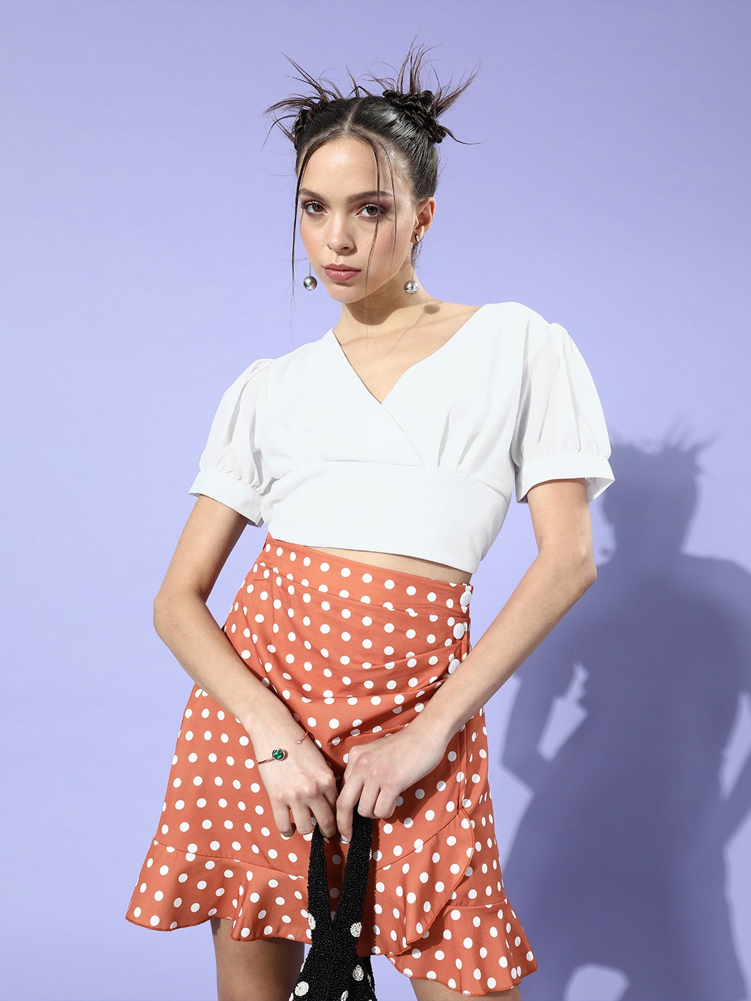 

DODO & MOA Women Classic White Solid Cropped Top