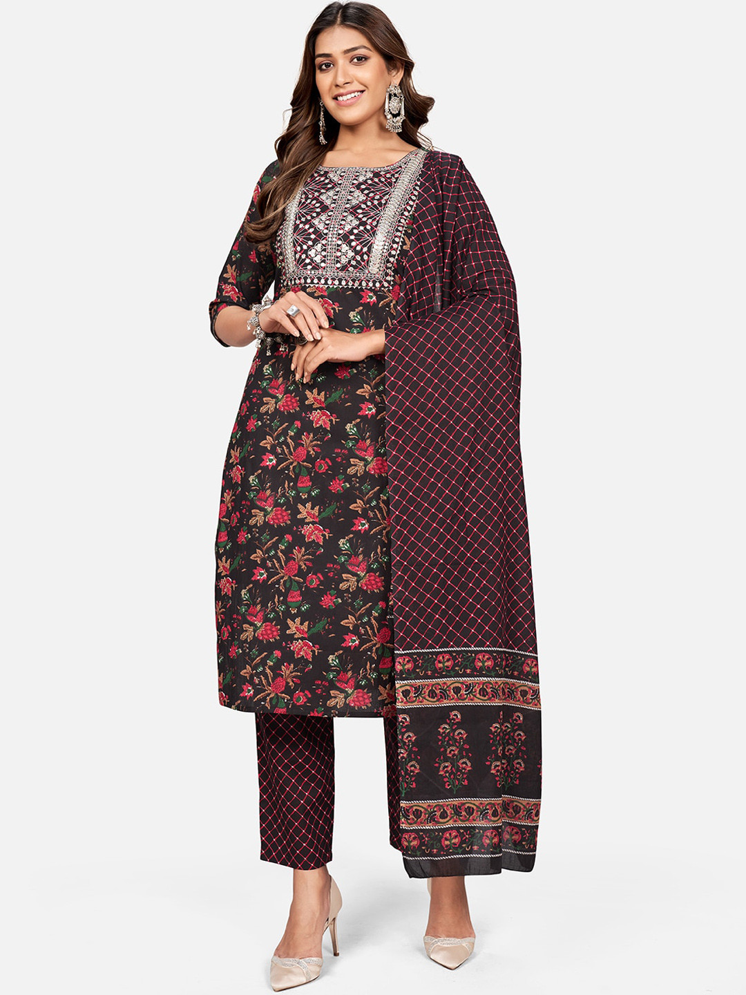 

Vbuyz Women Black Floral Printed Pure Cotton Kurta with Palazzos & With Dupatta