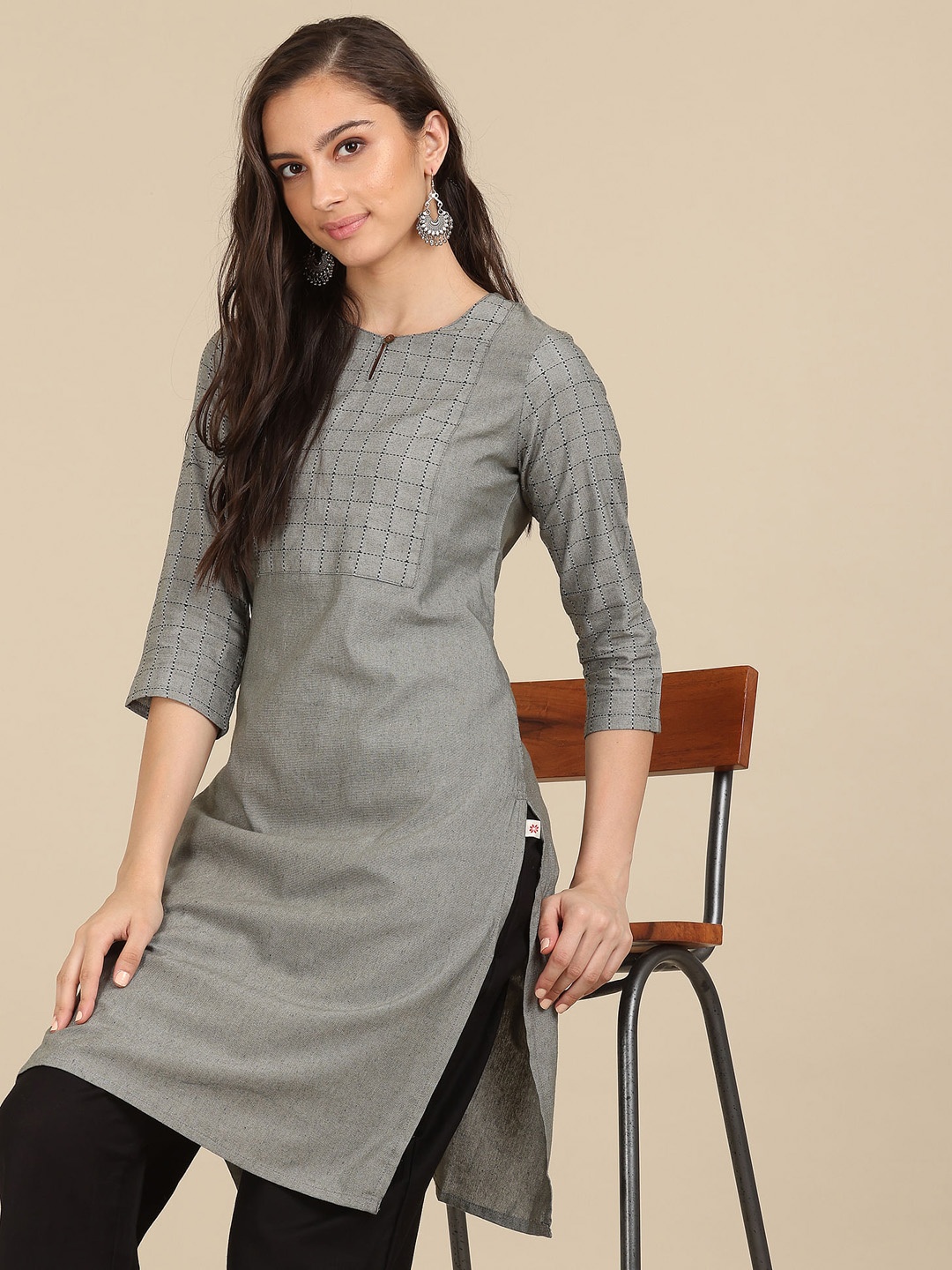 

Karigari Women Grey Yoke Design Keyhole Design Checked Printed Kurta