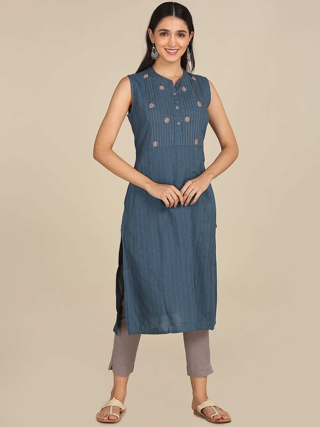

Karigari Women Blue Embroidered Sleeveless Kurta