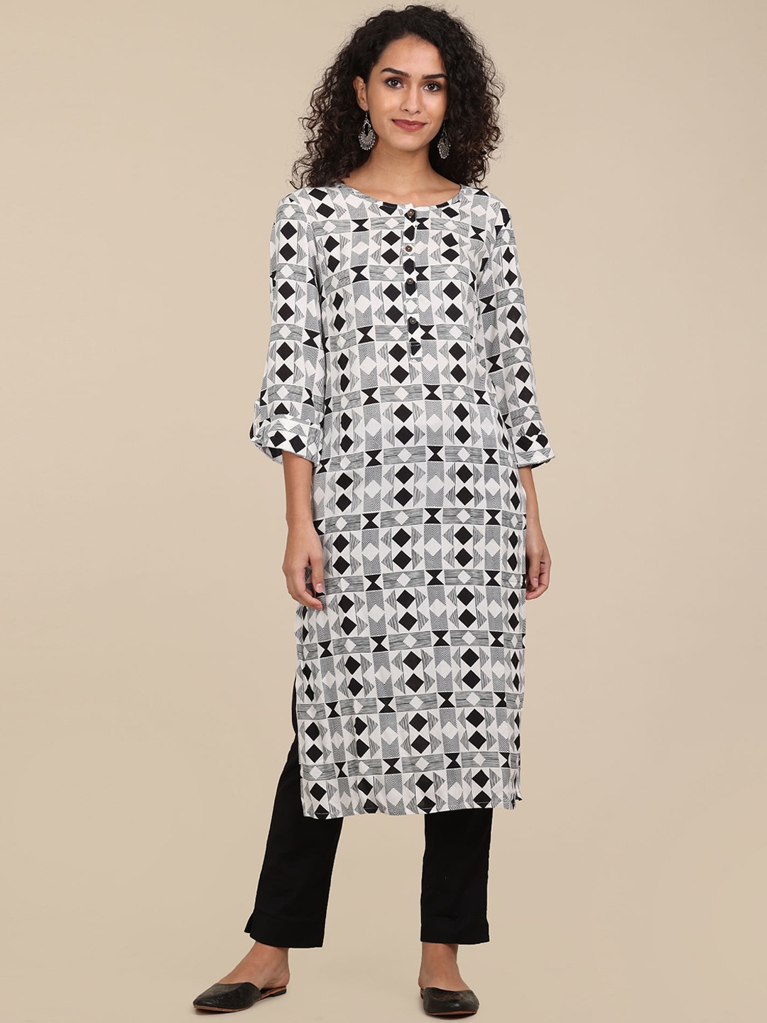 

Karigari Women White & Black Geometric Printed Kurta