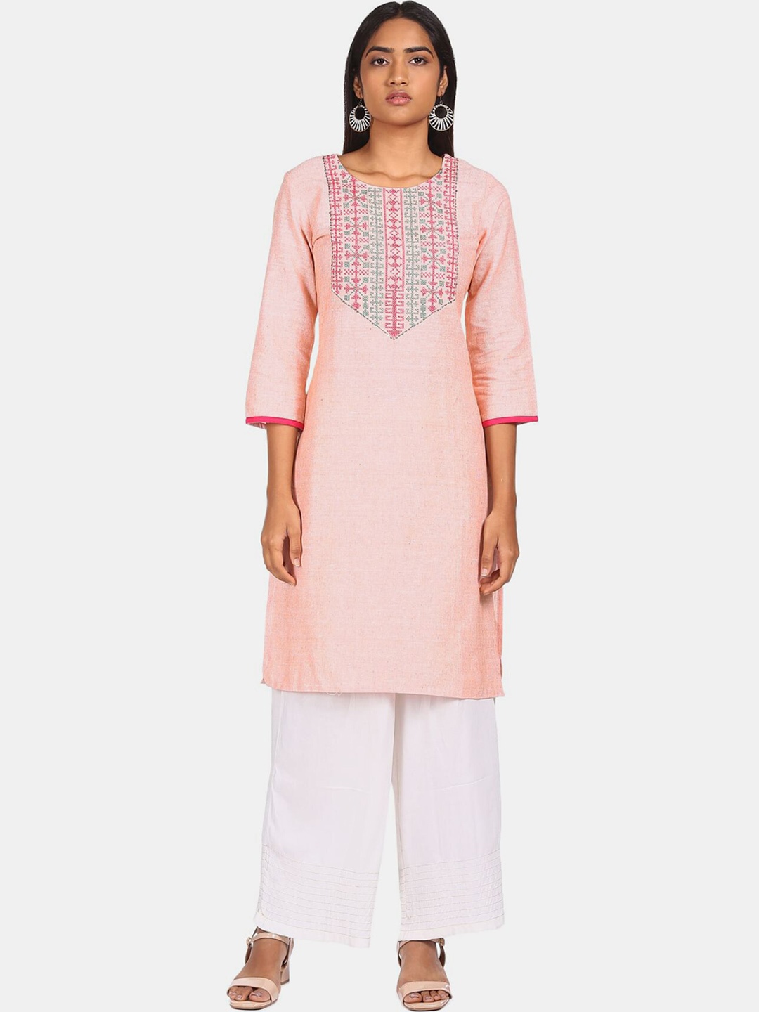 

Karigari Women Peach-Coloured & Green Ethnic Motifs Embroidered Thread Work Kurta