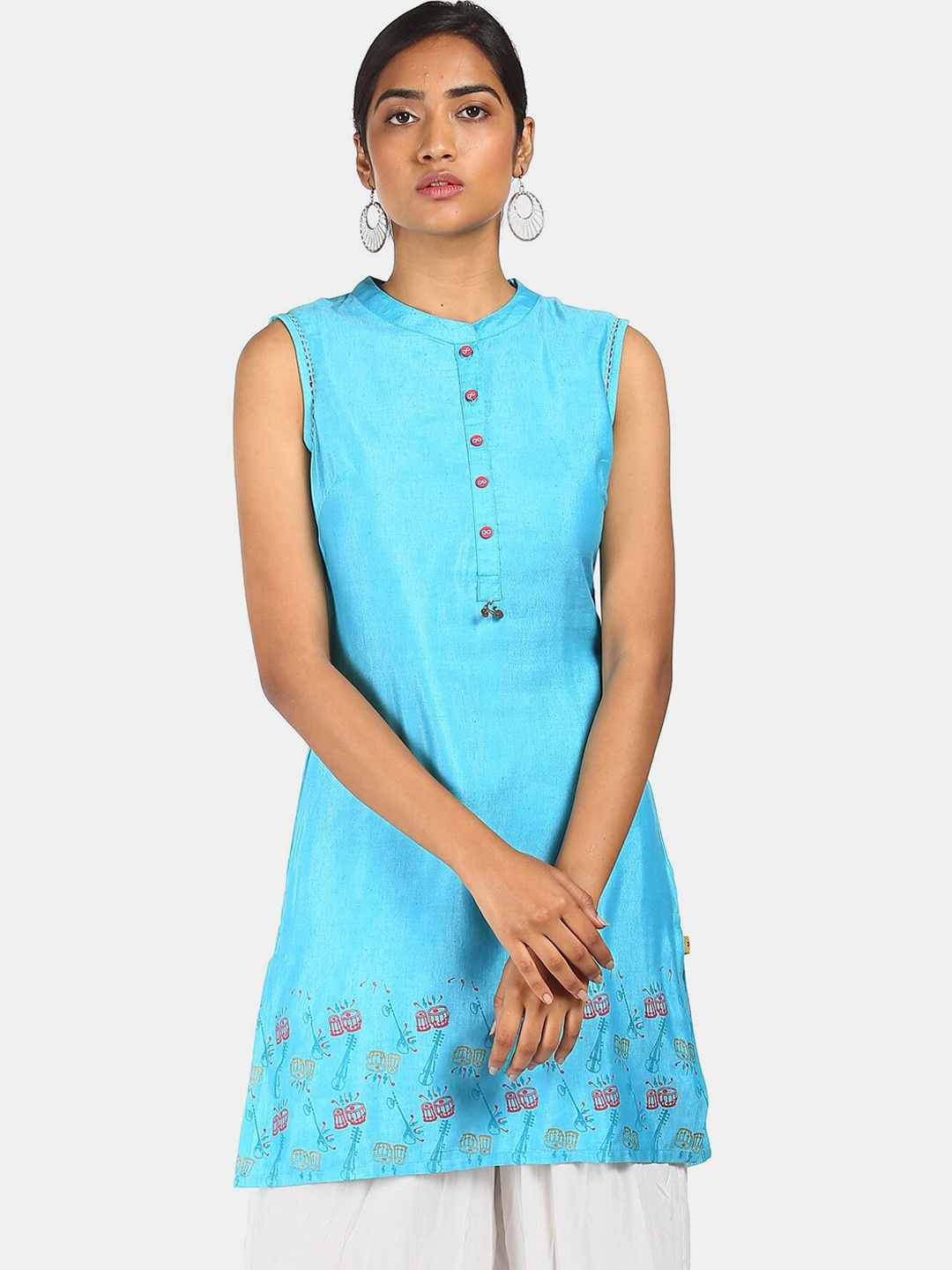 

Karigari Women Blue & Red Quirky Printed Kurta