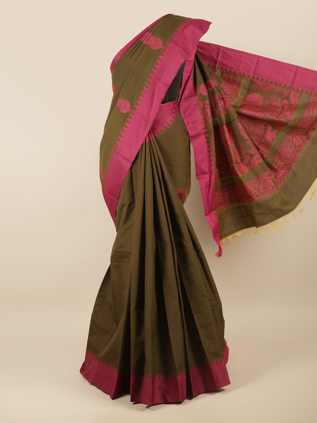 

Pothys Brown & Pink Ethnic Motifs Silk Cotton Saree