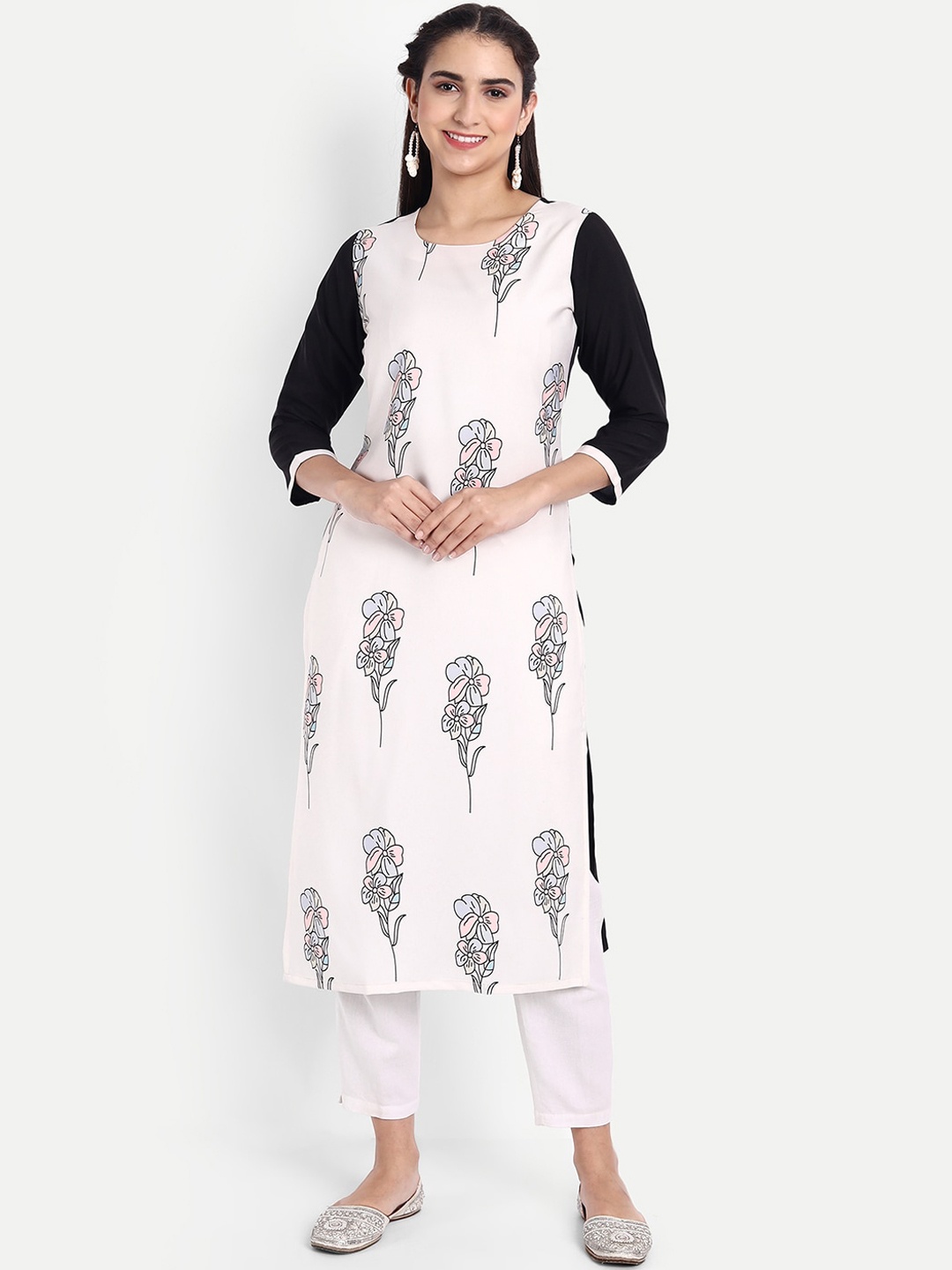 

Ethnic basket Women Off White & Black Digital Printed Floral Crepe Kurta