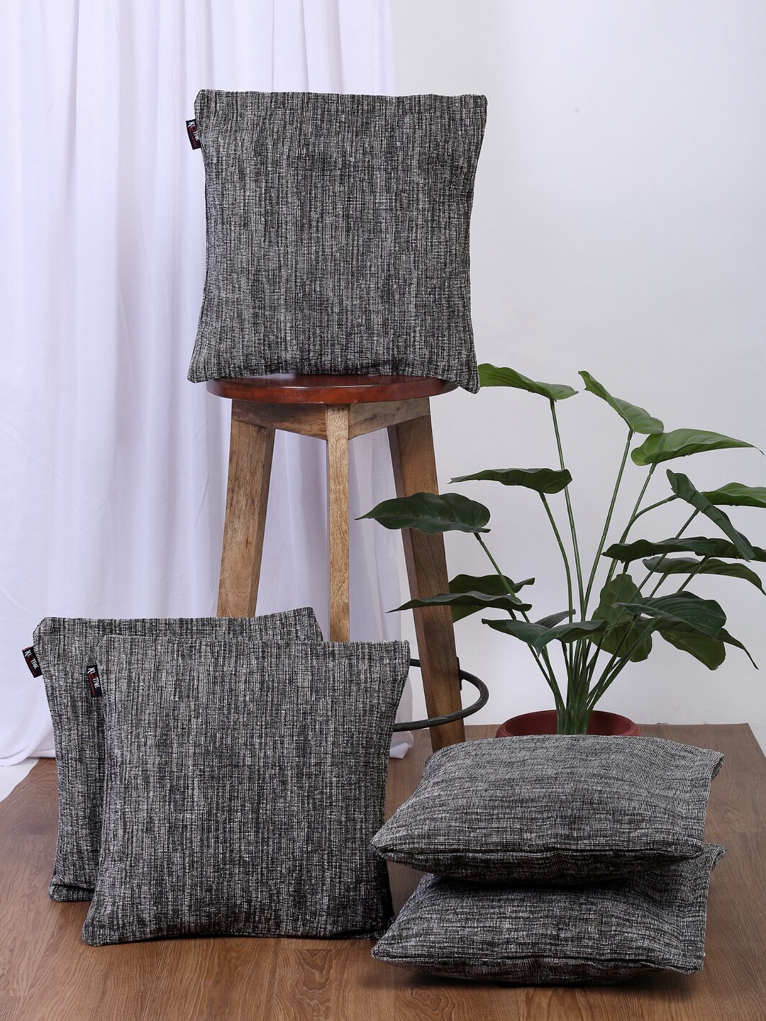 

KLOTTHE Grey Set of 5 Square Cushion Covers