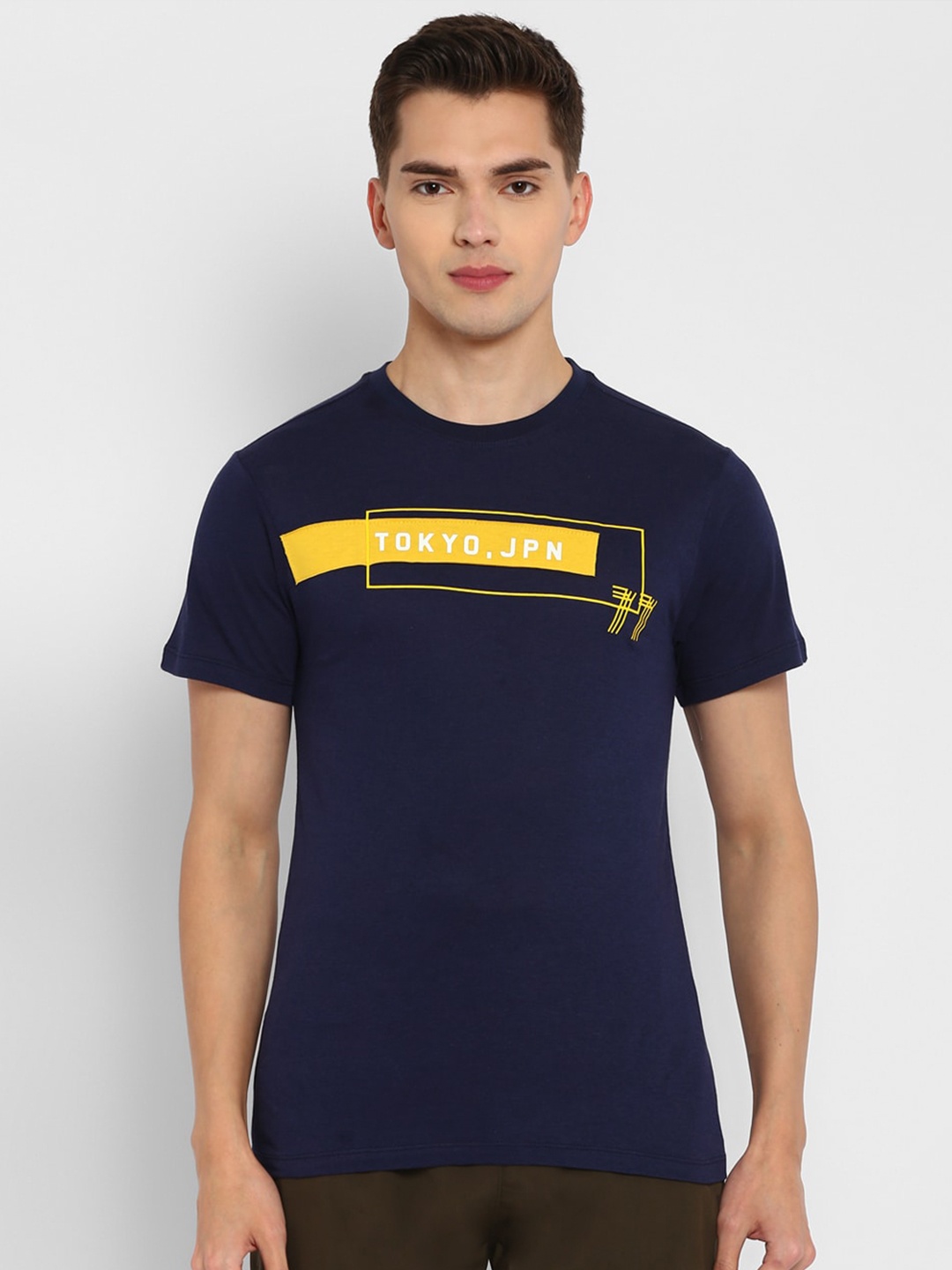 

Yuuki Men Navy Blue Typography Printed T-shirt