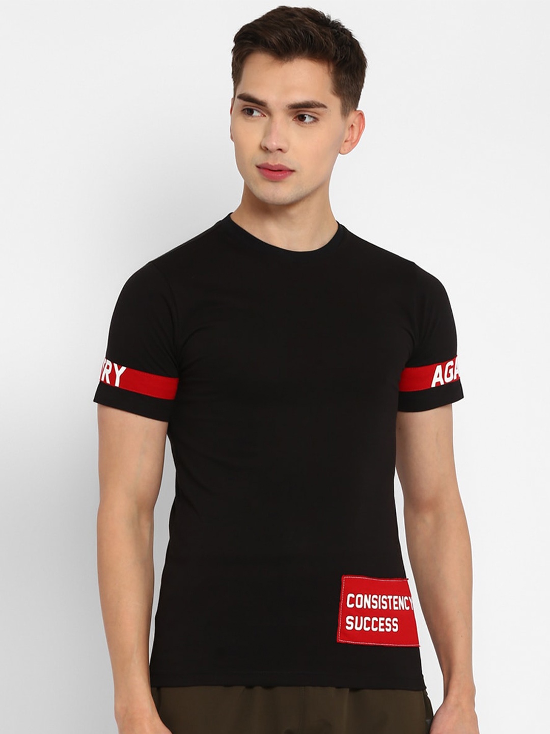 

Yuuki Men Black Typography Printed Cotton T-shirt