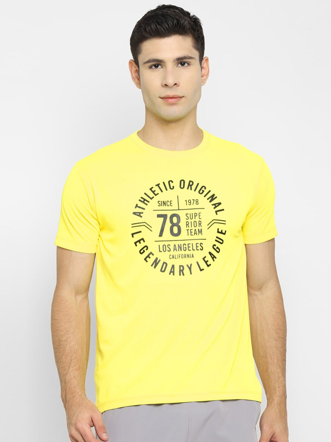 

Yuuki Men Yellow Typography Printed T-shirt