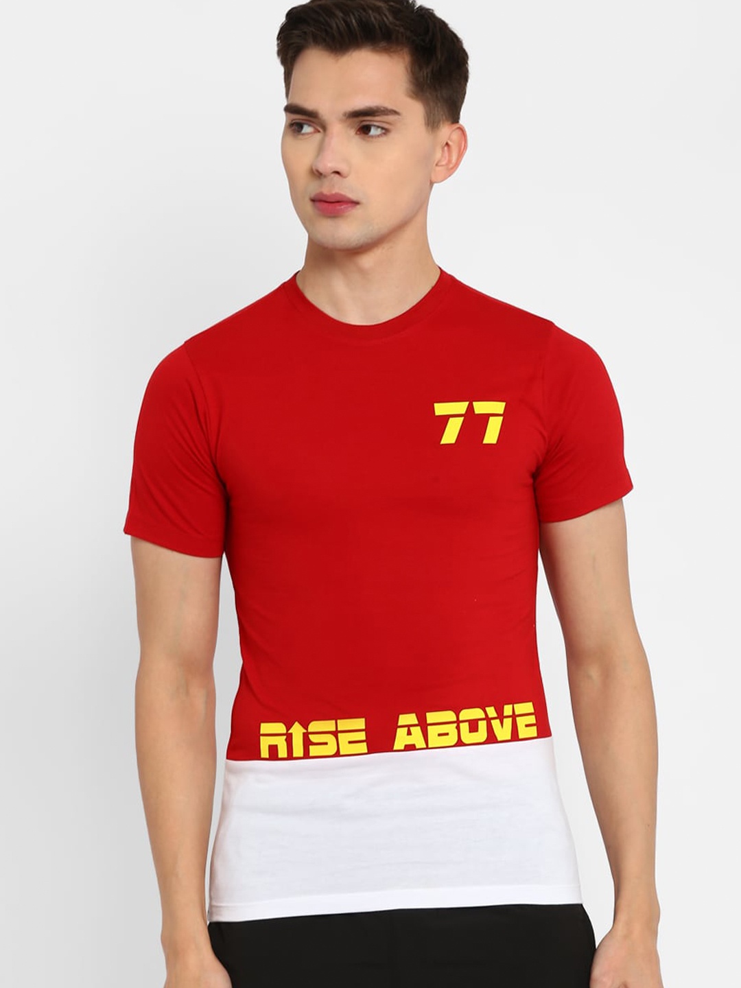 

Yuuki Men Red & White Colourblocked Cotton T-shirt