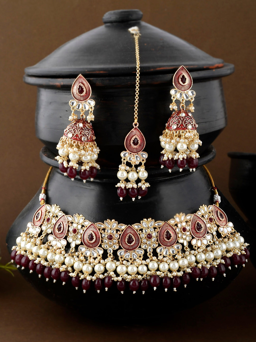 

Shoshaa Gold-Plated Maroon & White Kundan Necklace Set