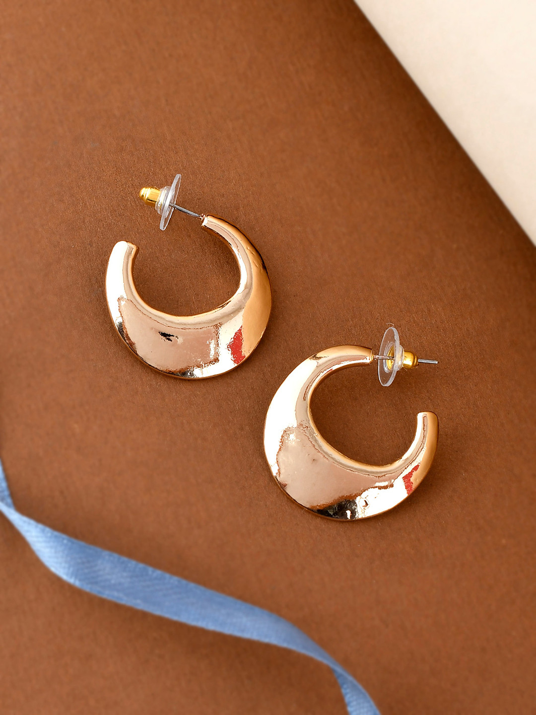 

Shoshaa Gold-Toned Contemporary Half Hoop Earrings
