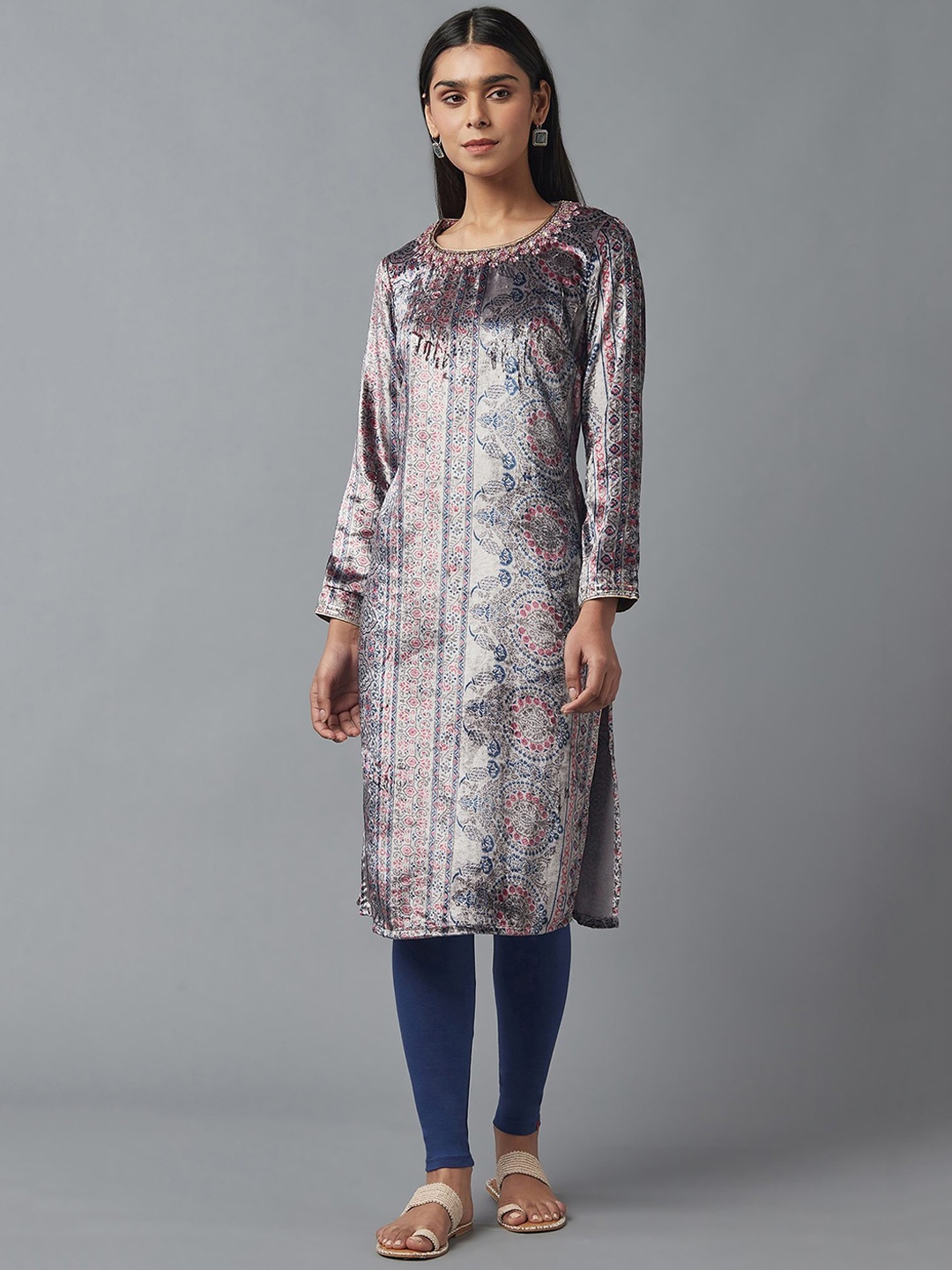 

WISHFUL Women Grey Embroidered Flared Sleeves Kurta