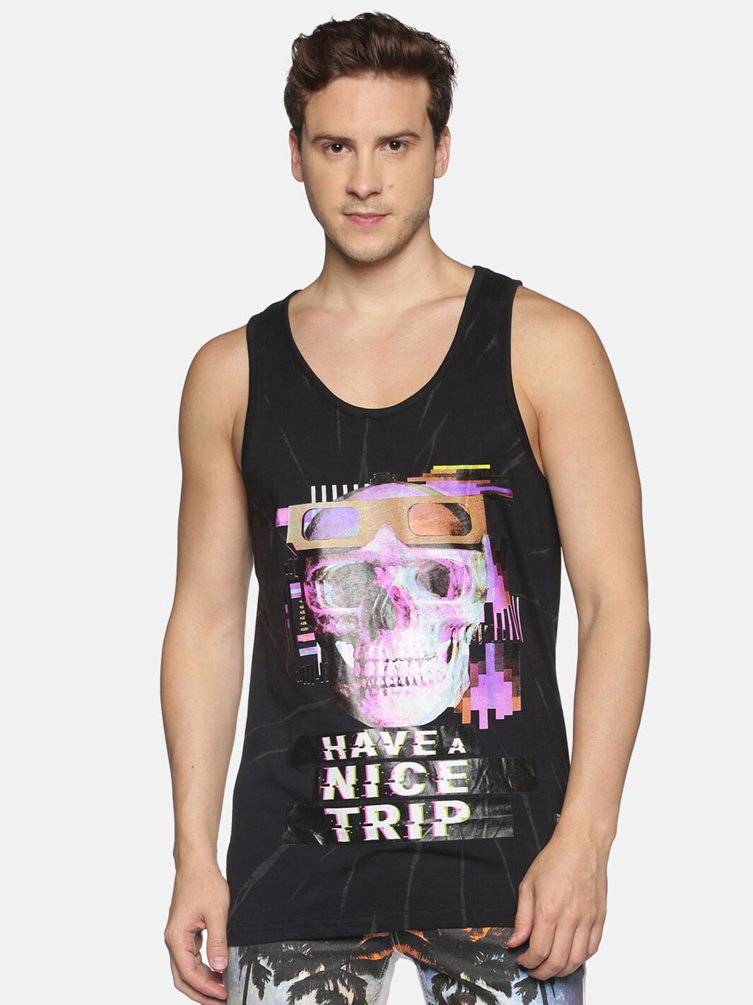 

KULTPRIT Men Black & Purple Printed Slim Fit T-shirt