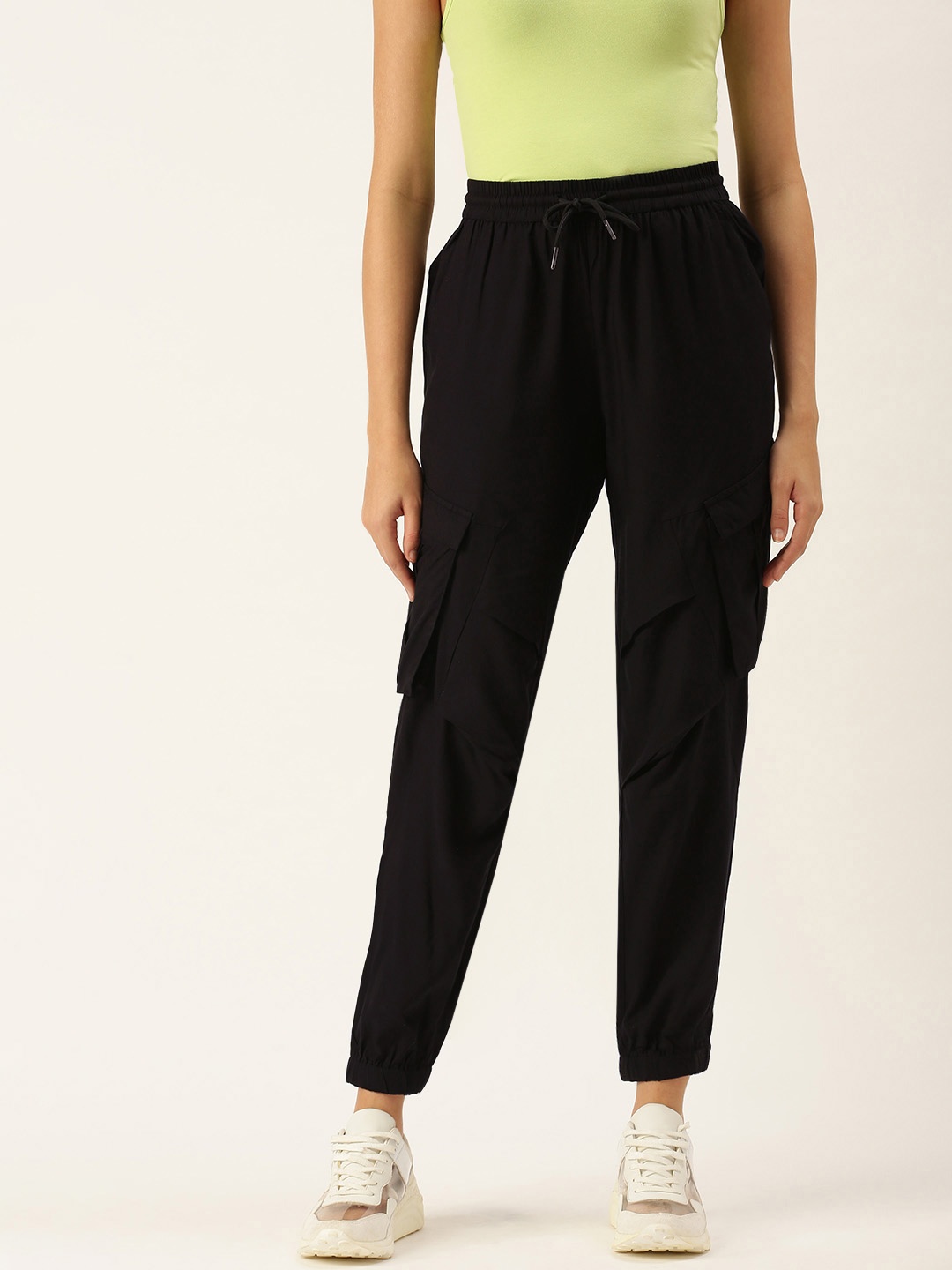 

FOREVER 21 Women Black Solid Mid Rise Joggers Trousers