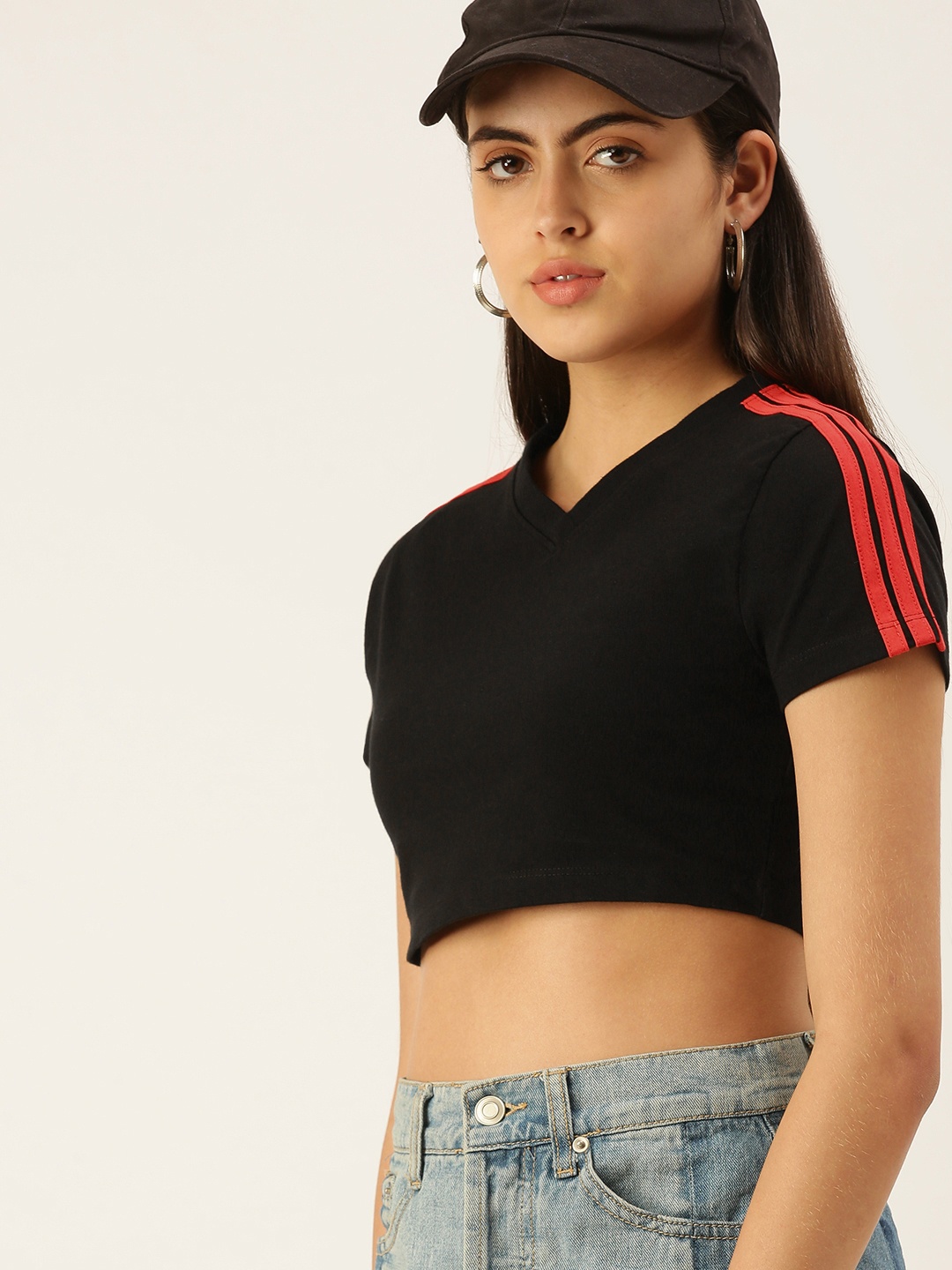 

FOREVER 21 Black & Red Striped V Necked Blouson Crop Top