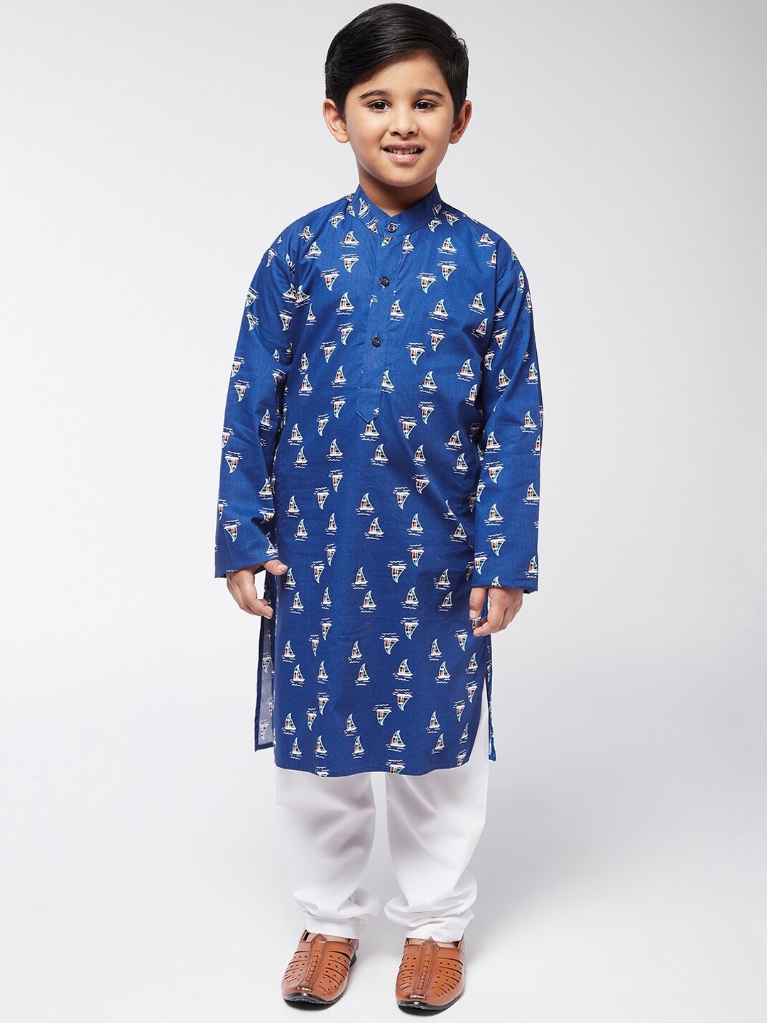 

SOJANYA Boys Navy Blue Printed Pure Cotton Kurta with Churidar