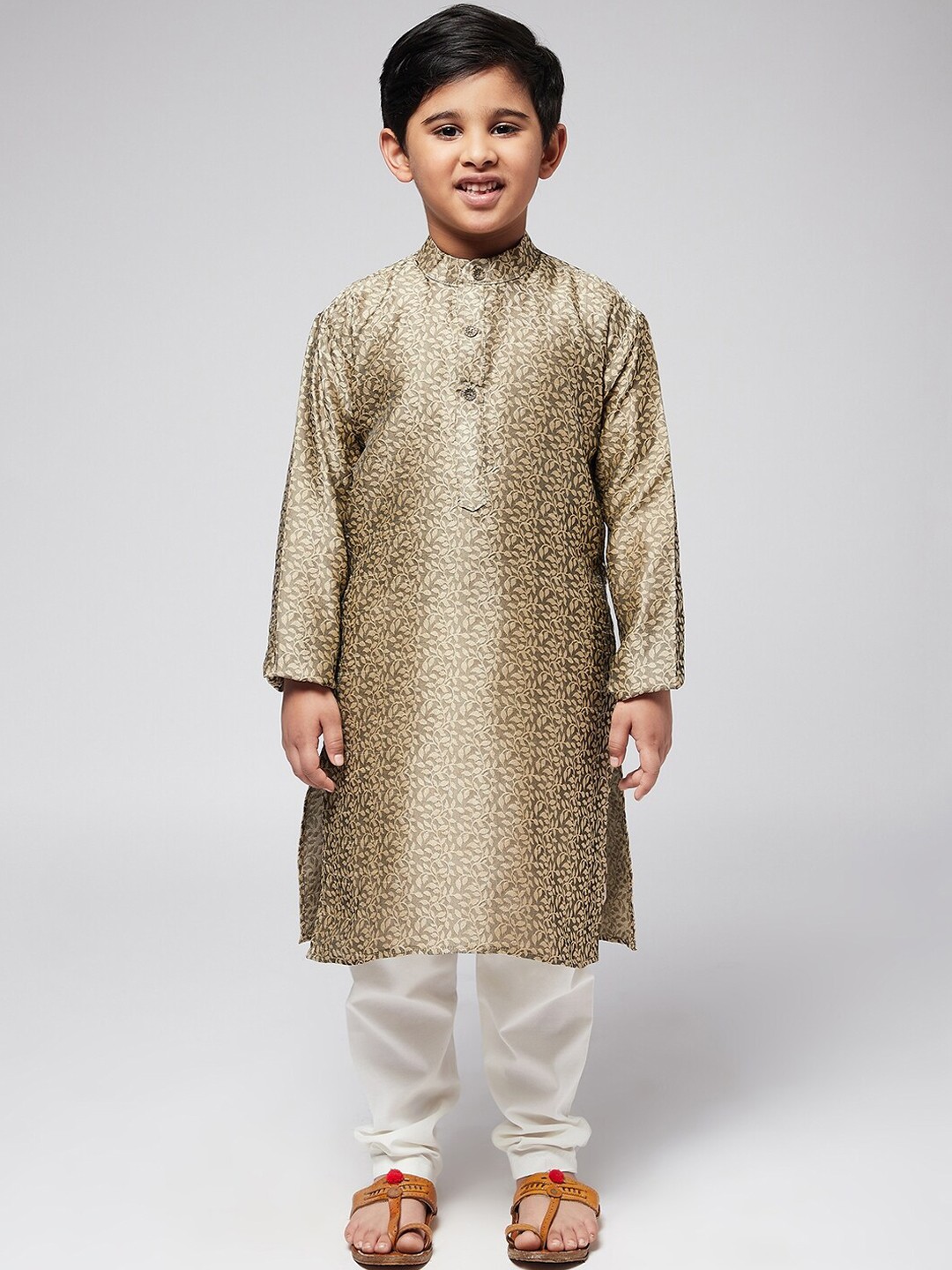 

SOJANYA Boys Beige Floral Kurta with Churidar