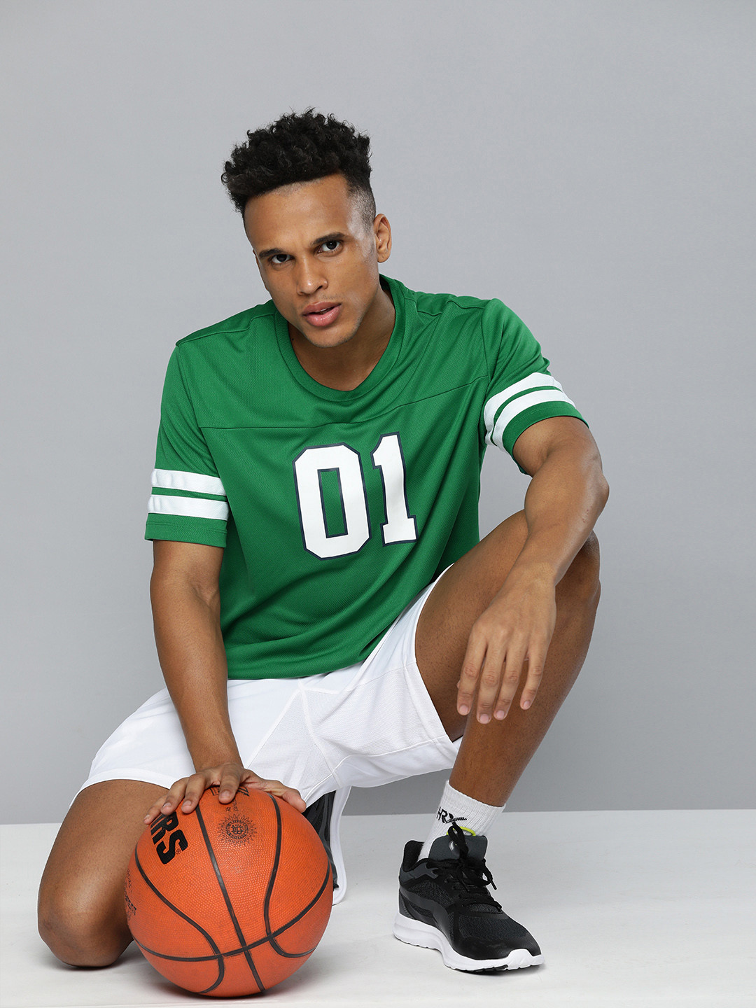 

HRX By Hrithik Roshan Basketball Men Green Jacket Rapid-Dry Typography Tshirts