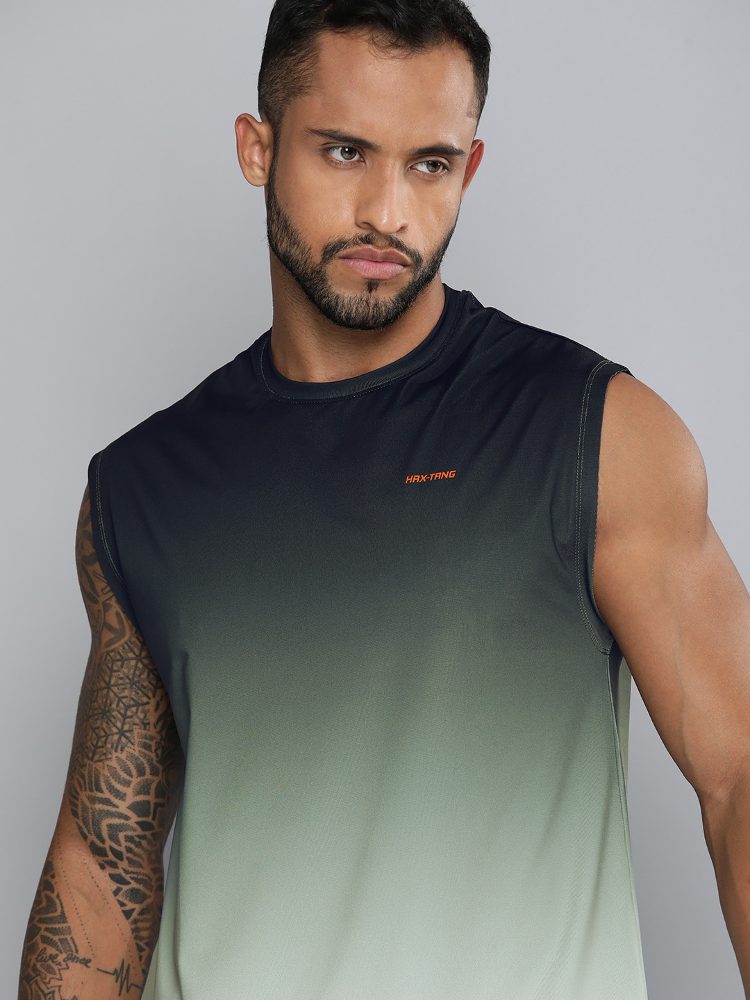 

HRX By Hrithik Roshan Training Men Pewter Rapid-Dry Typography T-shirt, Black