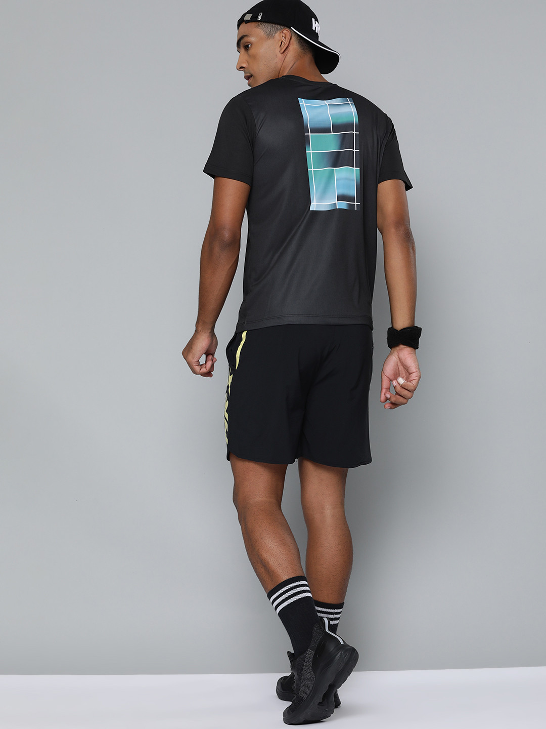 

HRX By Hrithik Roshan Racketsport Men Jet Black Rapid-Dry Graphic Tshirts, Charcoal