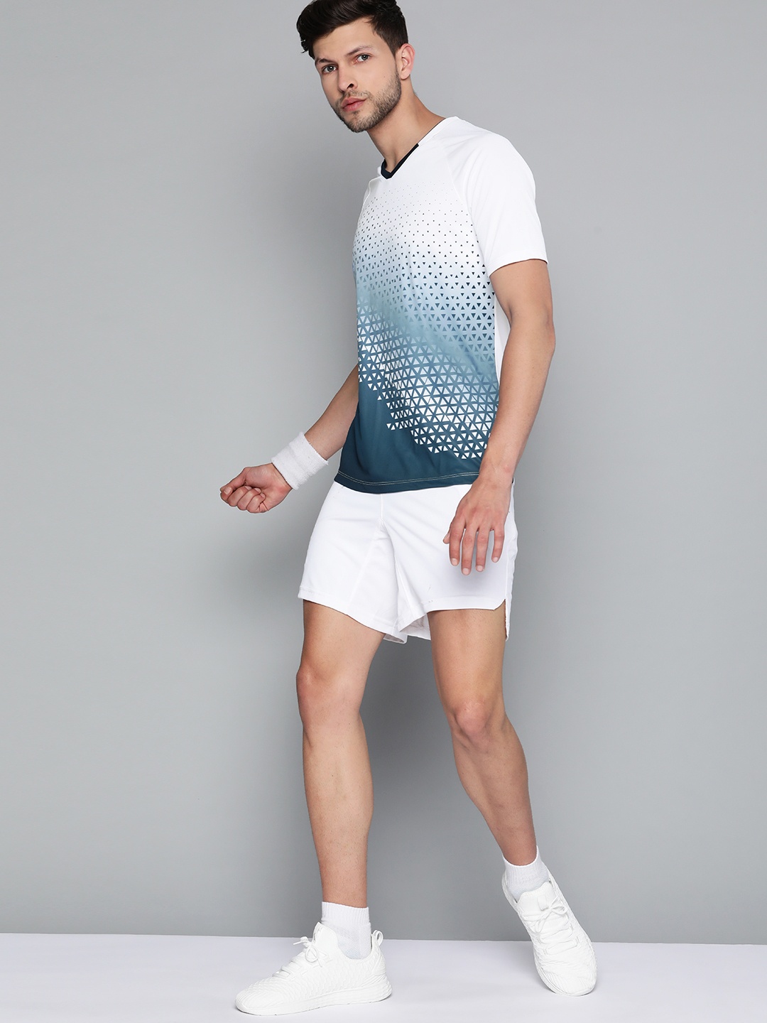 

HRX By Hrithik Roshan Racketsport Men Optic White Rapid-Dry Abstract Tshirts