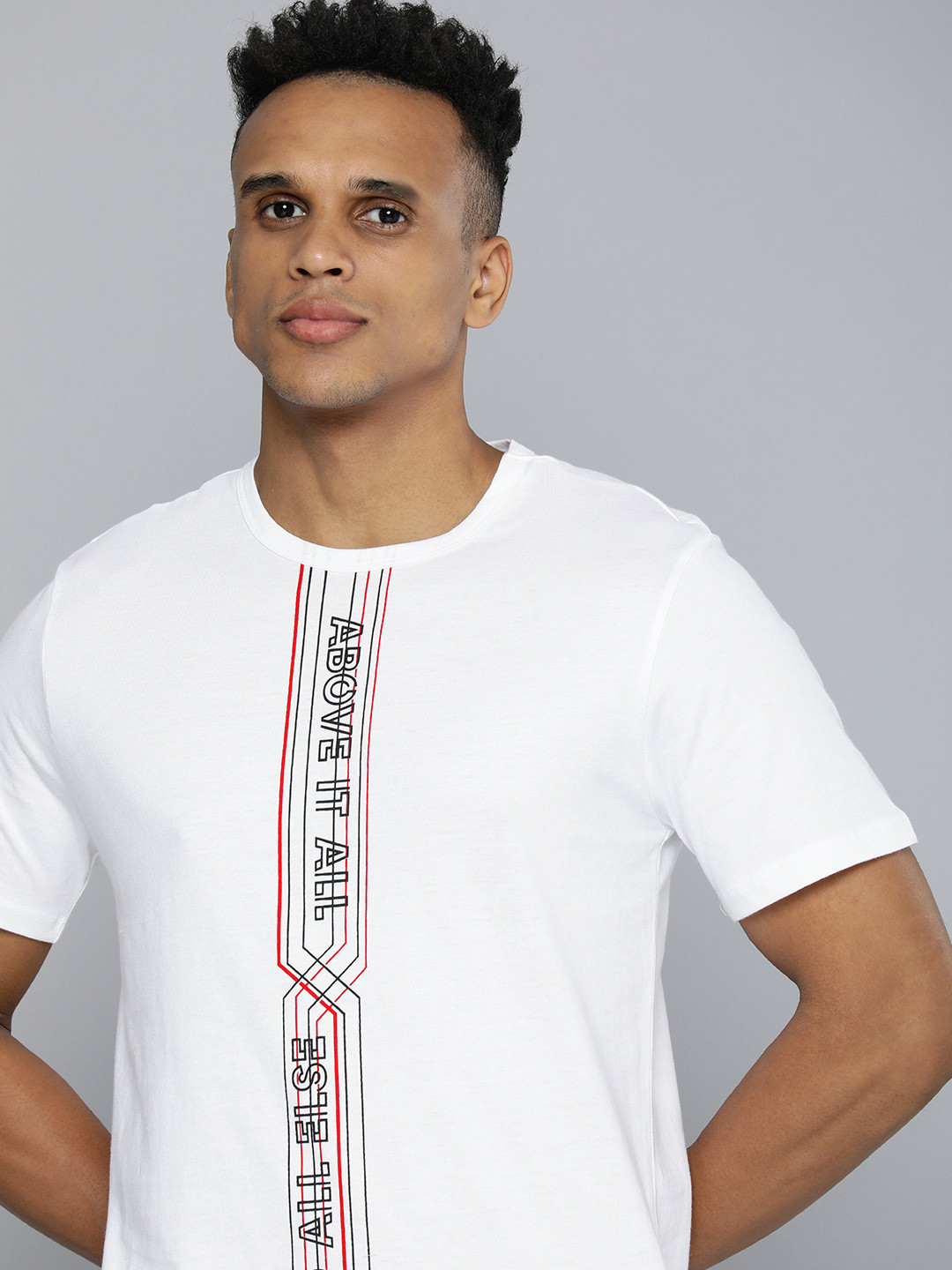 

HRX By Hrithik Roshan Men White Bio-Wash Geometric Lifestyle T-shirt