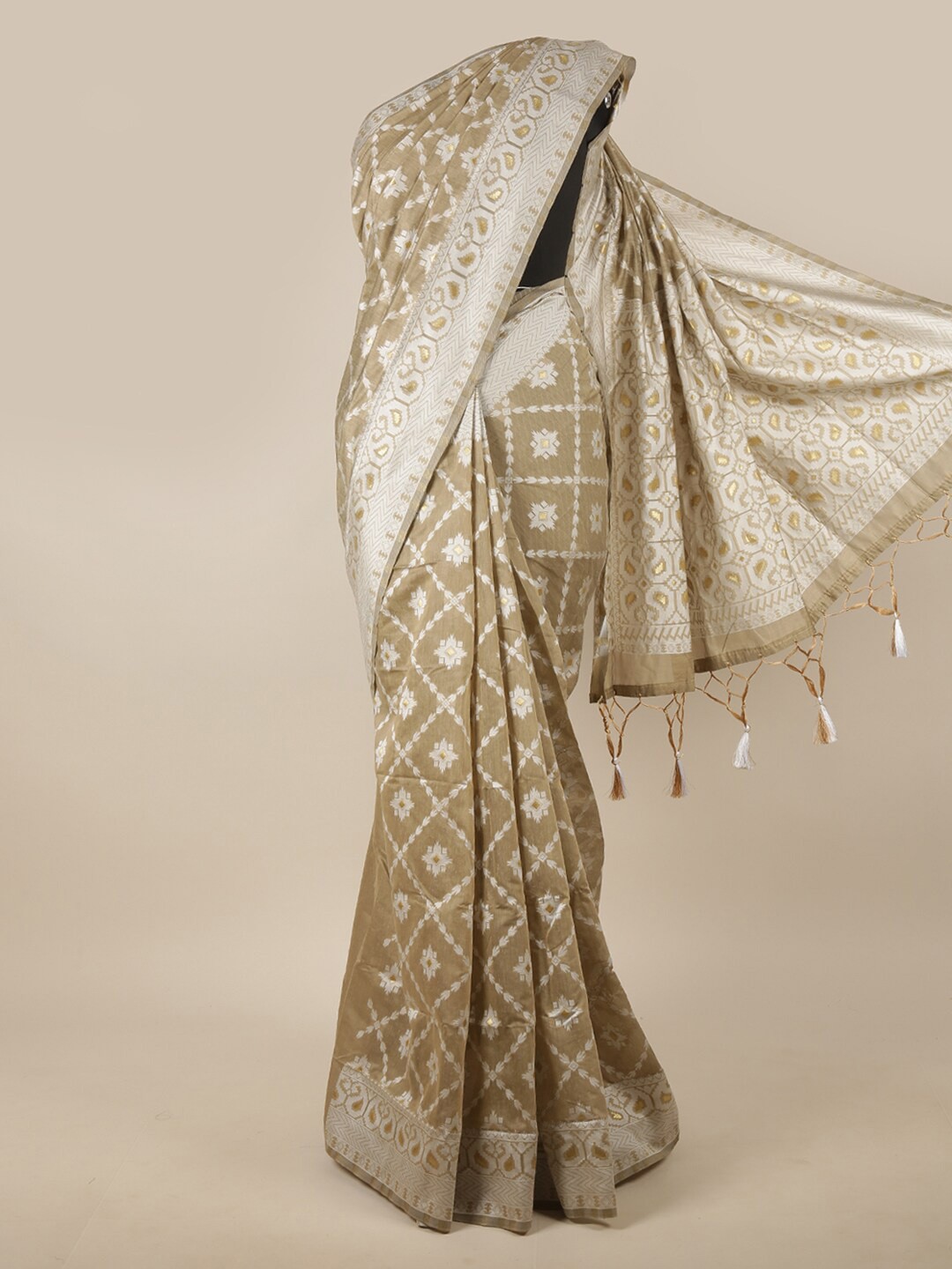 

Pothys Grey & White Ethnic Motifs Jute Silk Saree