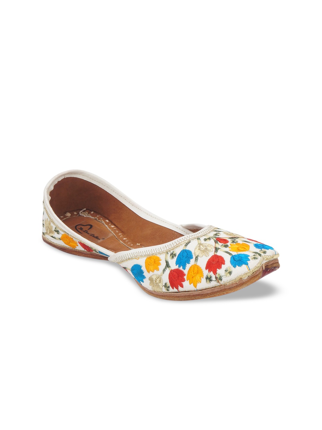 

The Desi Dulhan Women White Printed Leather Ethnic Mojaris with Embroidered Flats