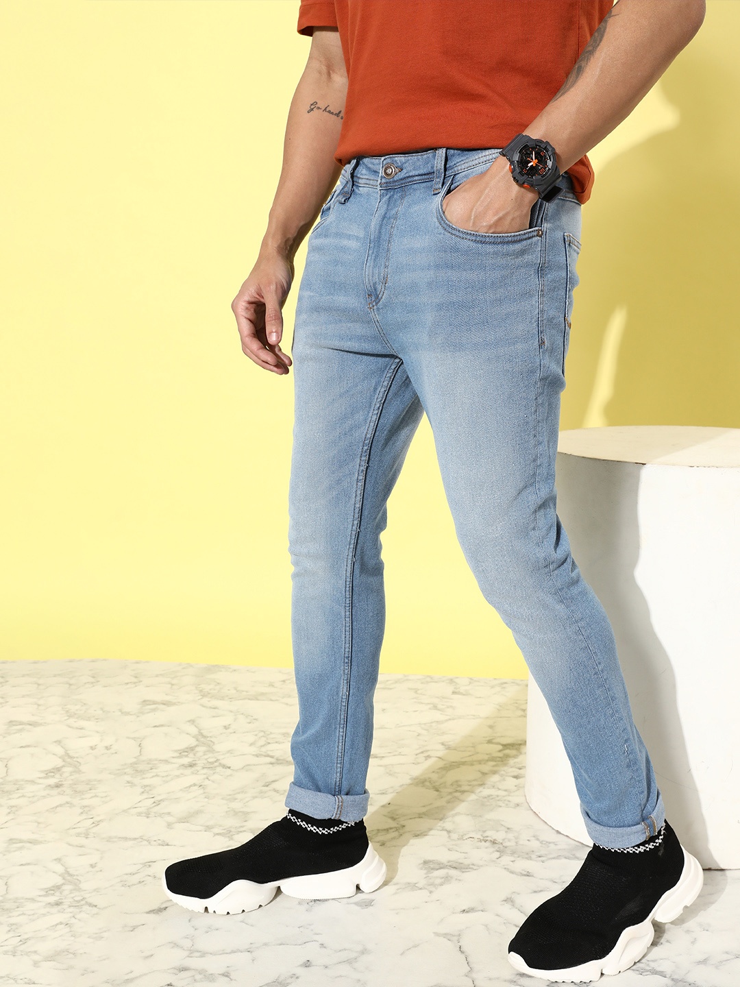 

The Roadster Lifestyle Co. Men Blue Skinny Fit Heavy Fade Stretchable Jeans
