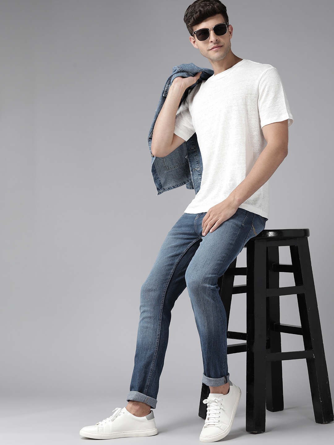 

Roadster Men Blue Skinny Fit Light Fade Stretchable Jeans