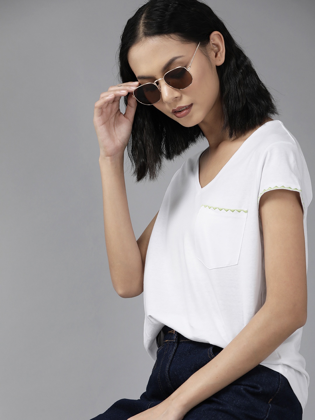 

The Roadster Lifestyle Co. Women White Solid Pure Cotton V-Neck T-shirt