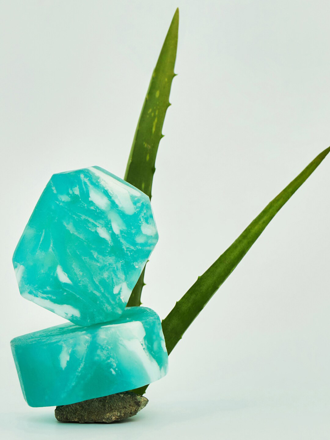 

BEWAKOOF COSMOS Gemstone with Aventurine Marine Anti Aging & Moisturising Bath Soap 125g, Green