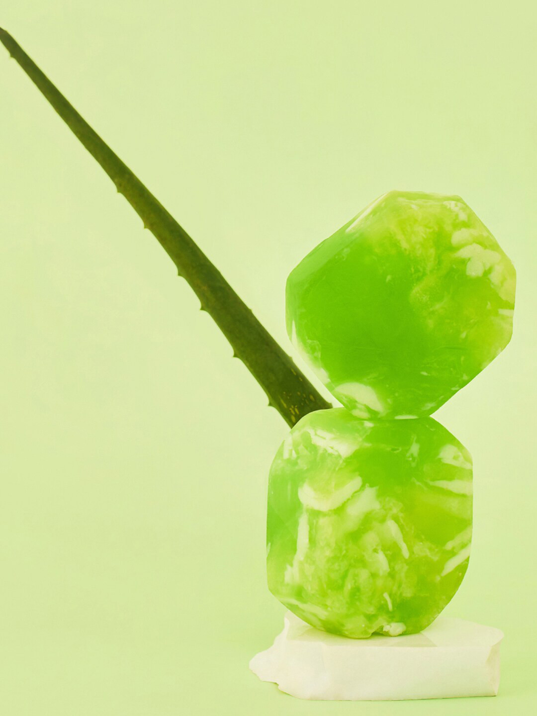 

BEWAKOOF COSMOS Green Jade Aloe vera Gemstone