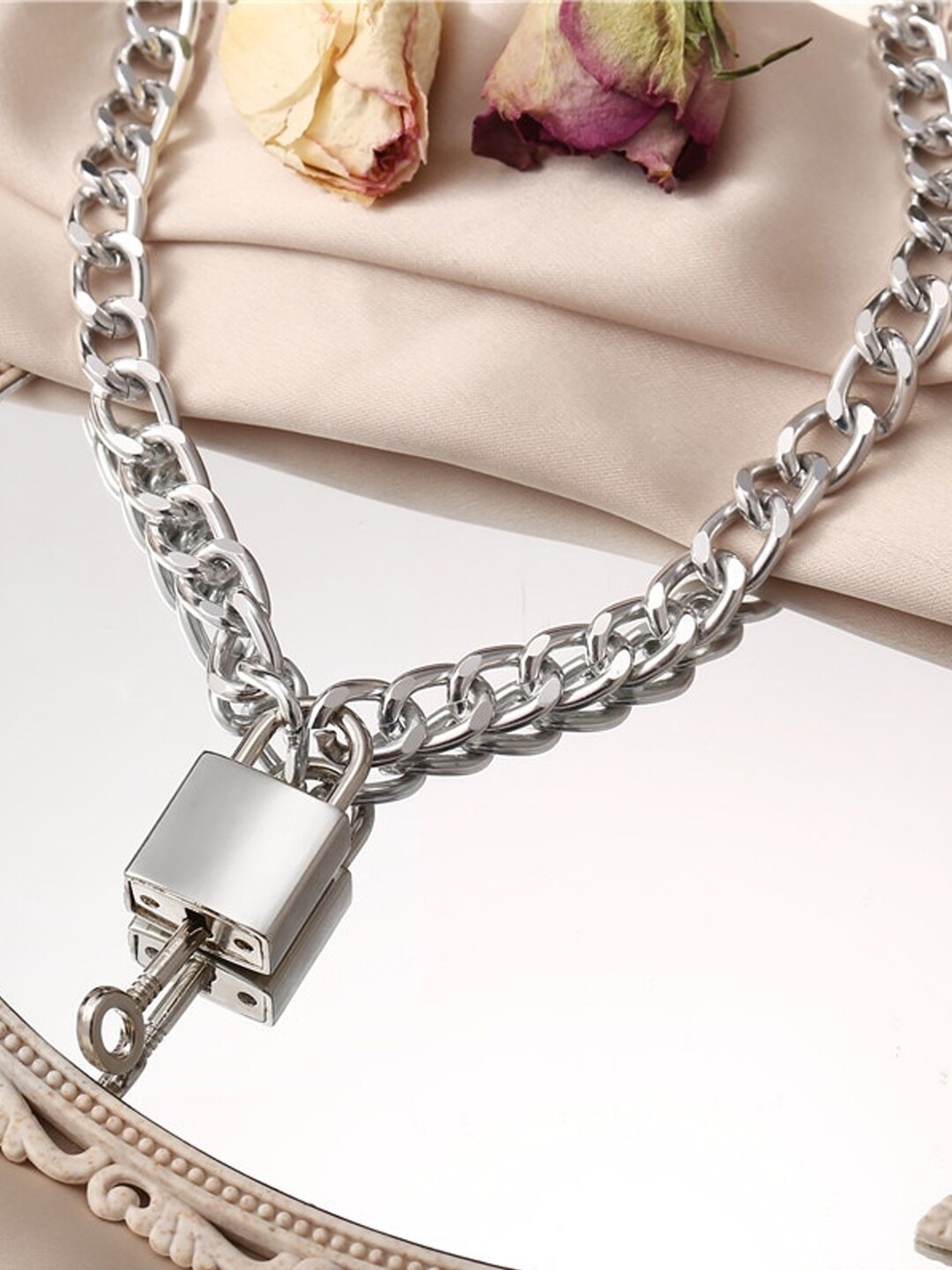 

Yellow Chime Woman Silver Plated Lock & Key Design Chain Necklace
