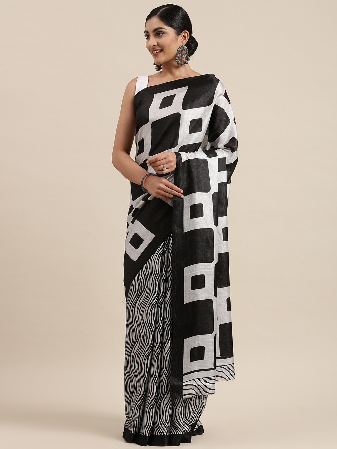 

Pothys White & Black Printed Saree