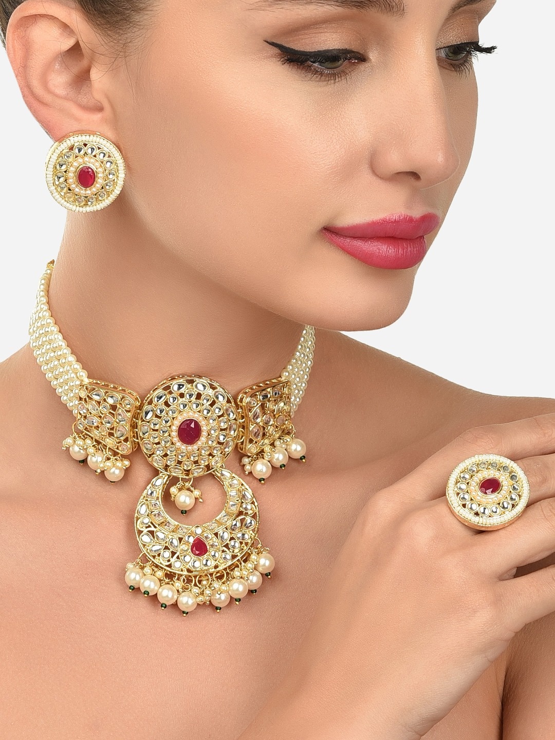 

Zaveri Pearls Women Gold-Plated Kundan & Pearls Studded Choker Jewellery Set