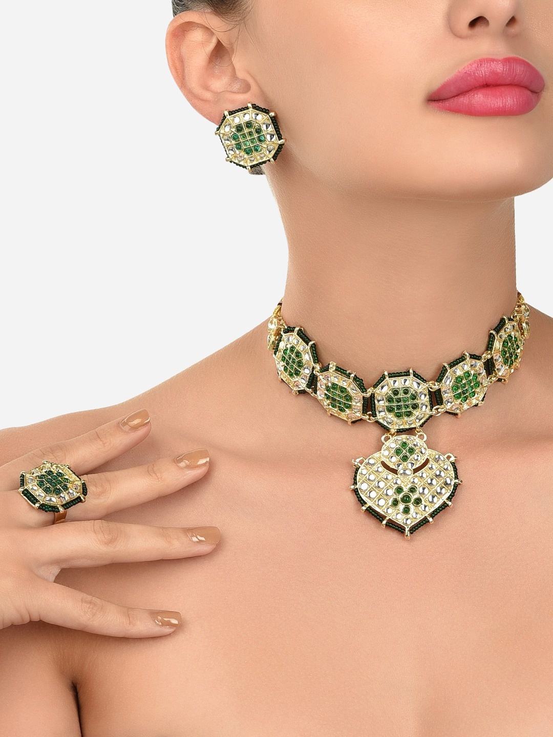 

Zaveri Pearls Gold-Plated Green Kundan & Beads Choker Jewellery Set