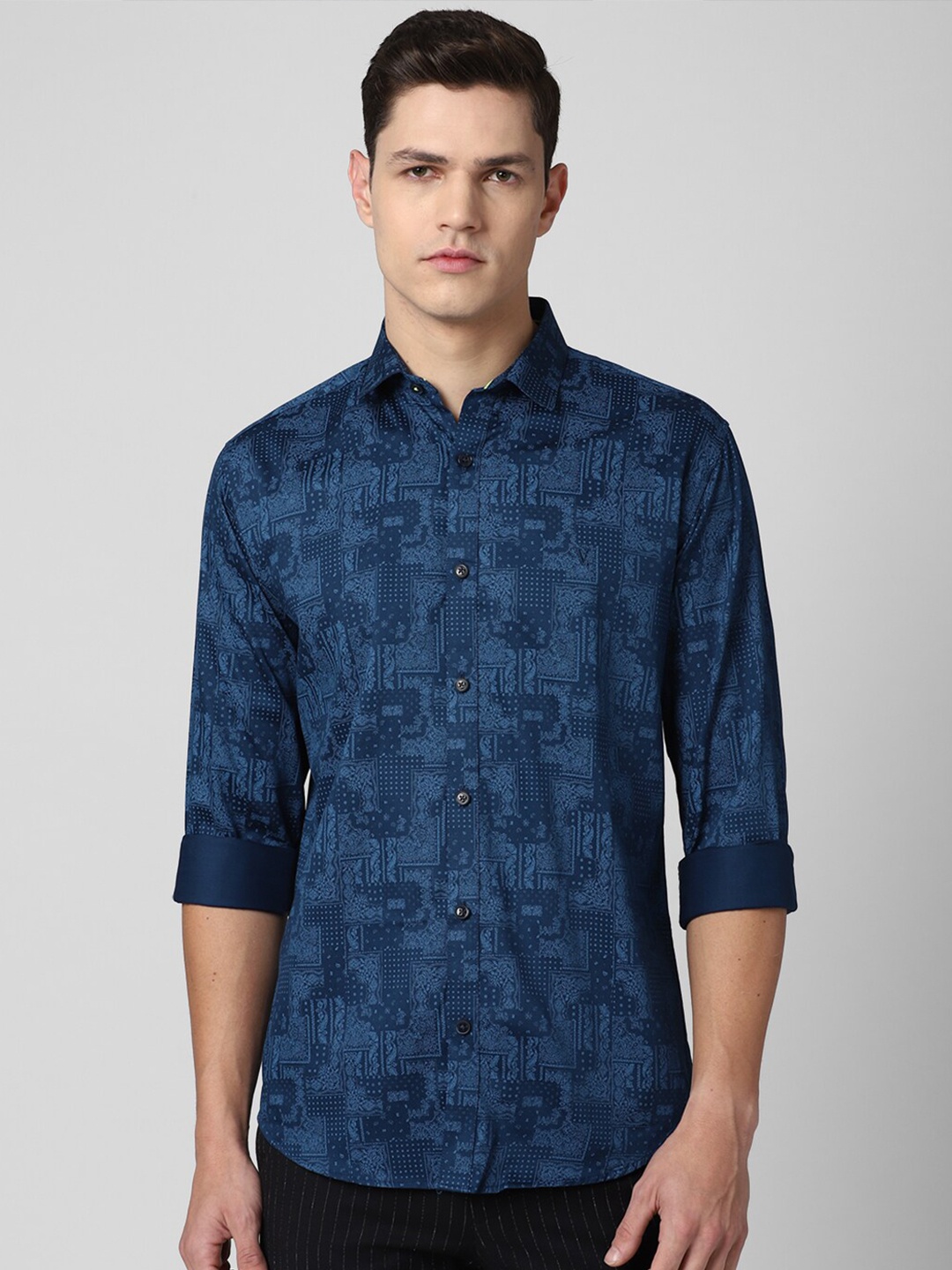 

V Dot Men Navy Blue Slim Fit Printed Pure Cotton Casual Shirt
