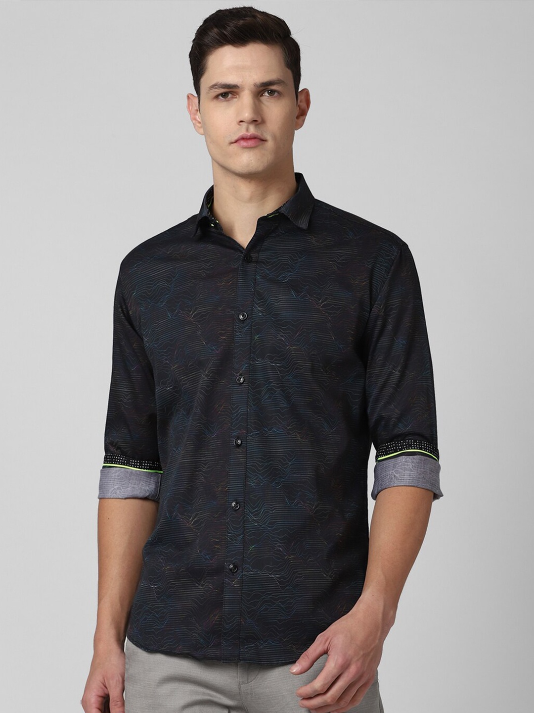 

V Dot Men Navy Blue Slim Fit Floral Printed Pure Cotton Casual Shirt