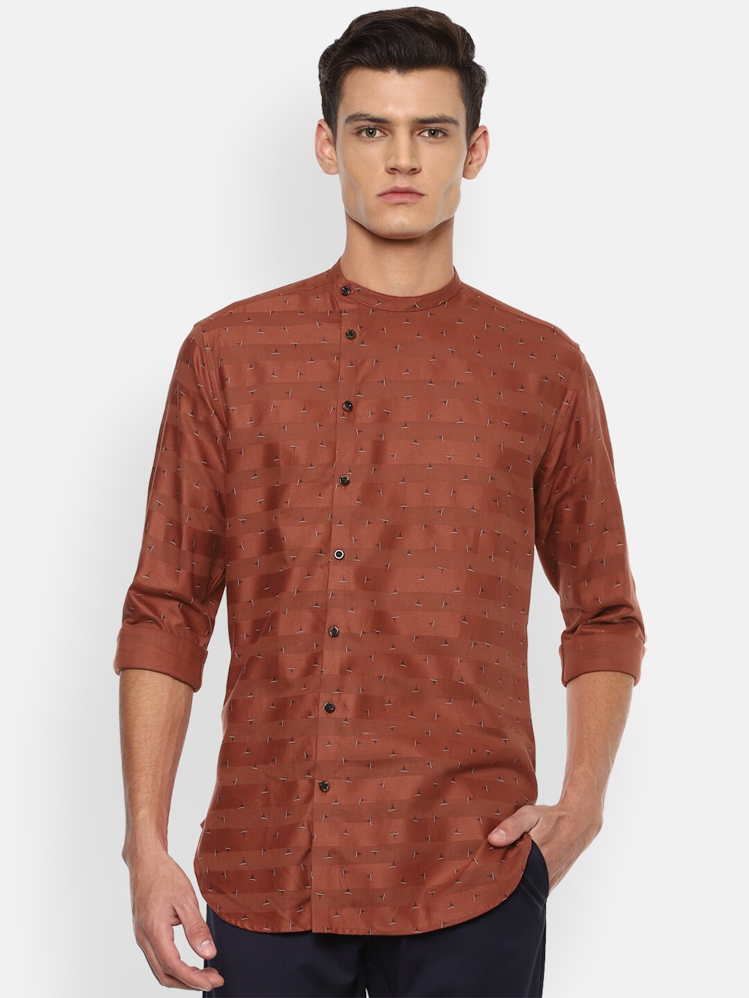 

V Dot Men Brown Slim Fit Horizontal Stripes Printed Pure Cotton Casual Shirt